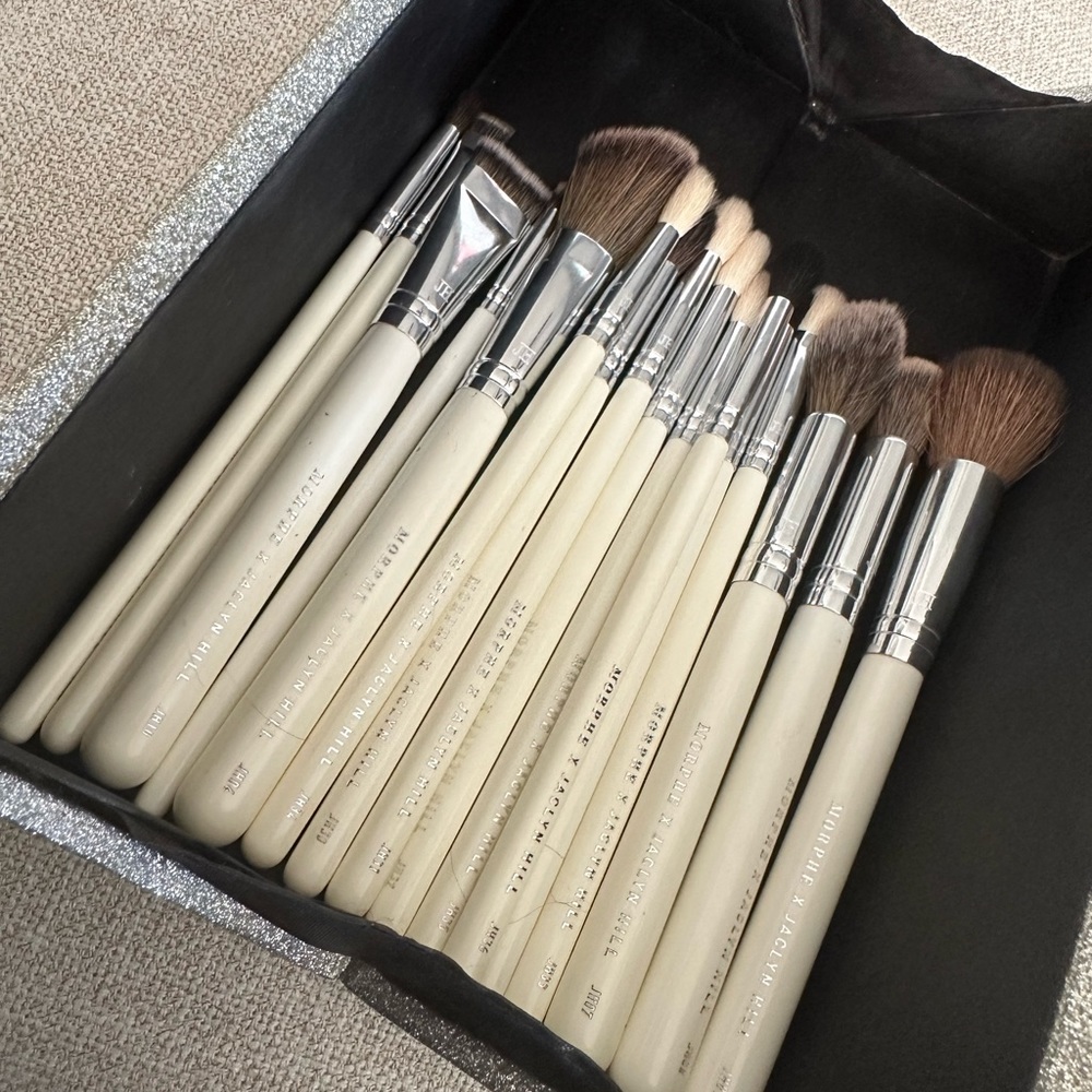 Lot of Jaclyn Hill Morphe makeup brushes